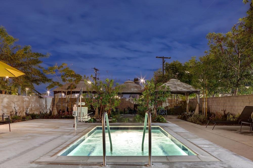 Home2 Suites By Hilton Anaheim Resort Exterior photo